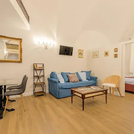 Apartment Piccola - Michelangelo Apt Rome